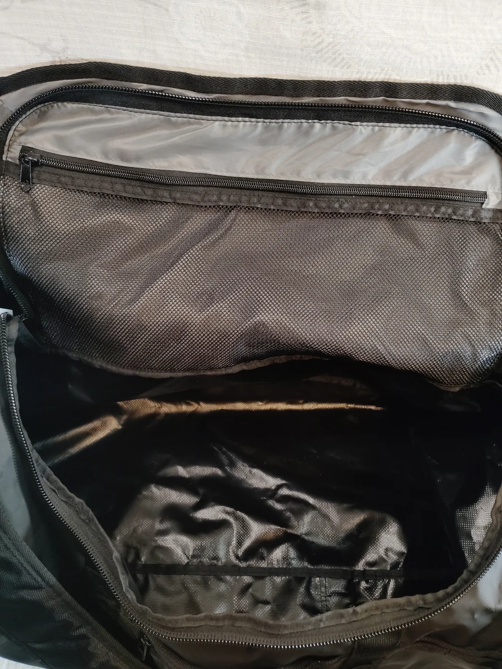 Urban Peak Miller Pipeline Ohio Black Travel Duffel/ Backpack Bag
